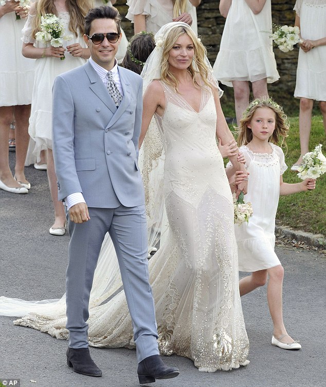 article-2010250-0CD2F94600000578-6_634x754